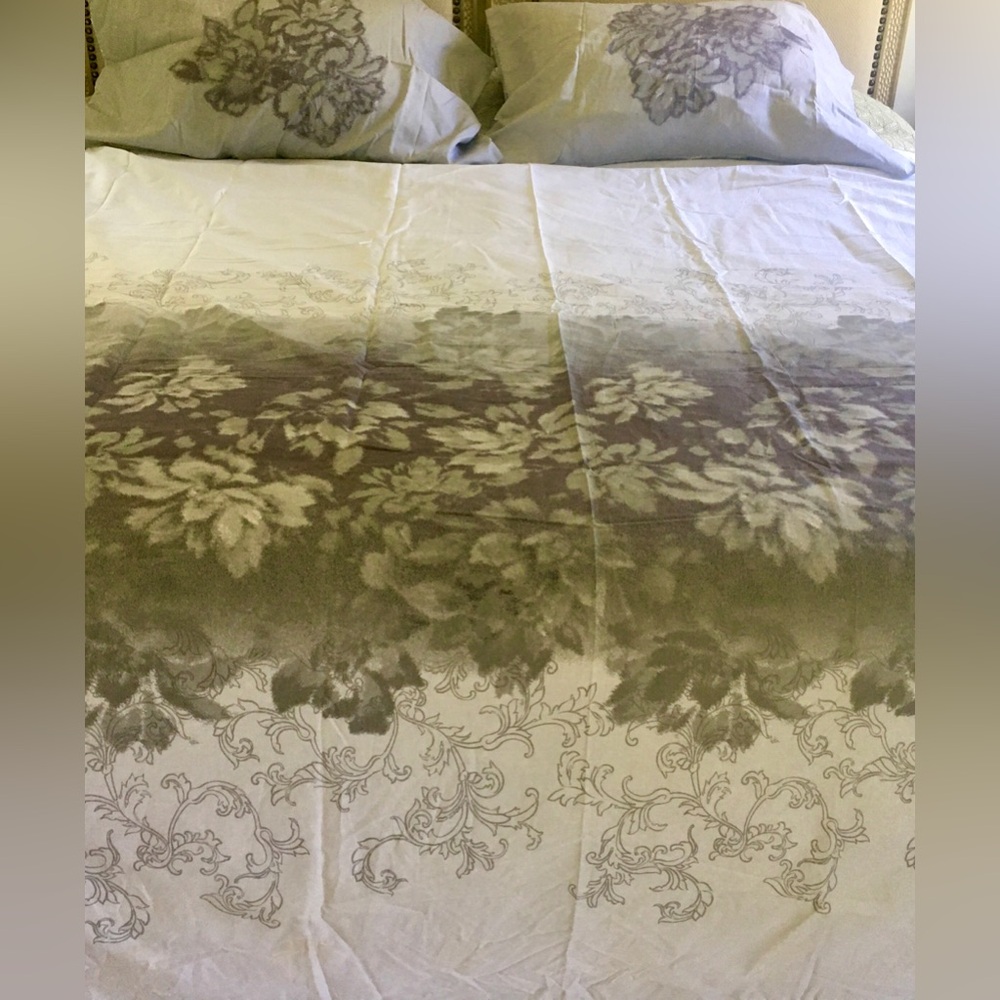 NWOT Tahari Floral Ombre Cotton duvet cover with 2 shams